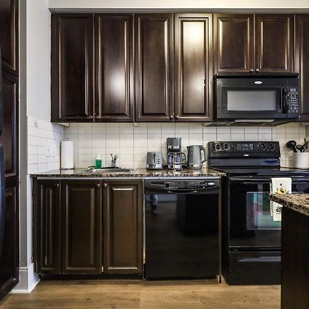 Luxury Apartments In Миссиссага Экстерьер фото