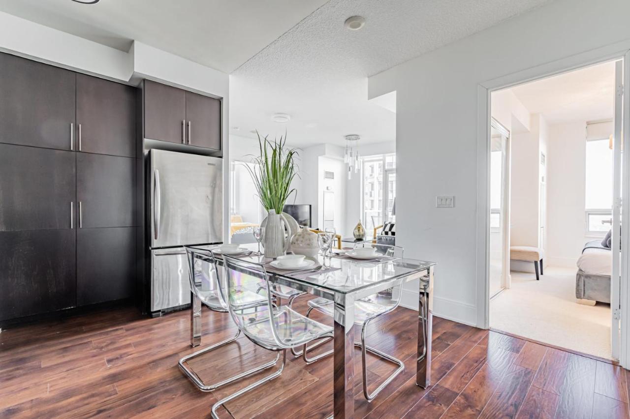 Luxury Apartments In Миссиссага Экстерьер фото