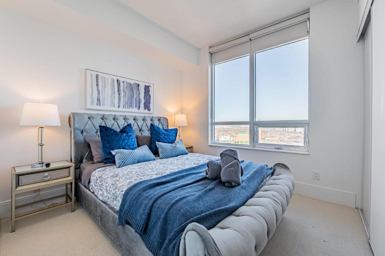 Luxury Apartments In Миссиссага Экстерьер фото