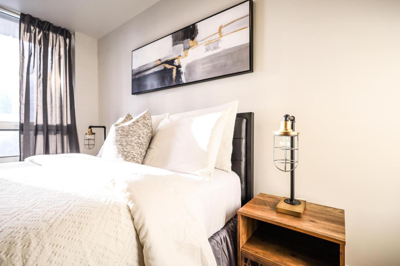 Luxury Apartments In Миссиссага Экстерьер фото