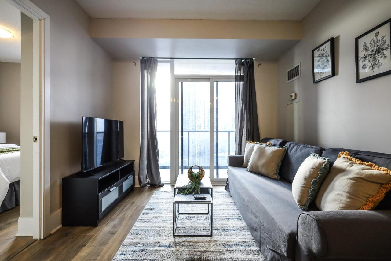 Luxury Apartments In Миссиссага Экстерьер фото